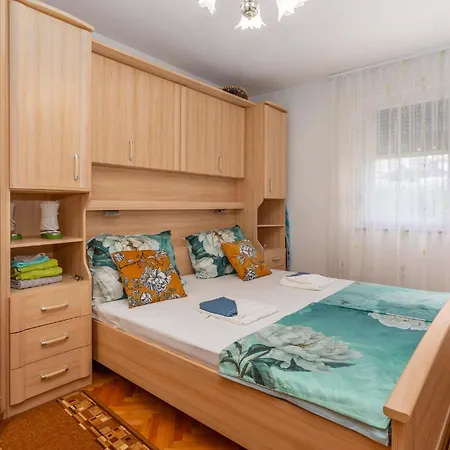 Beautiful In With Kitchen Appartement *