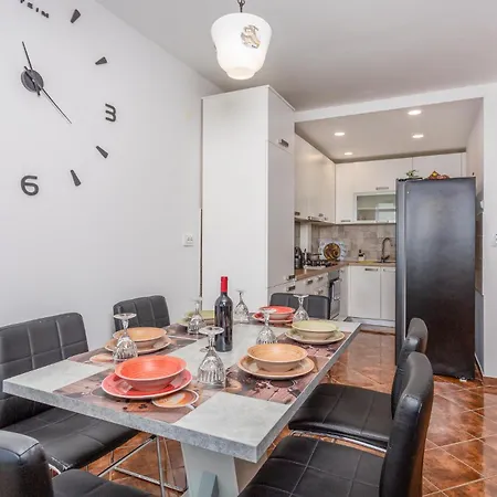 Apartment Awesome In *