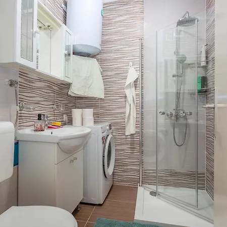Appartement Beautiful In With Kitchen Rijeka
